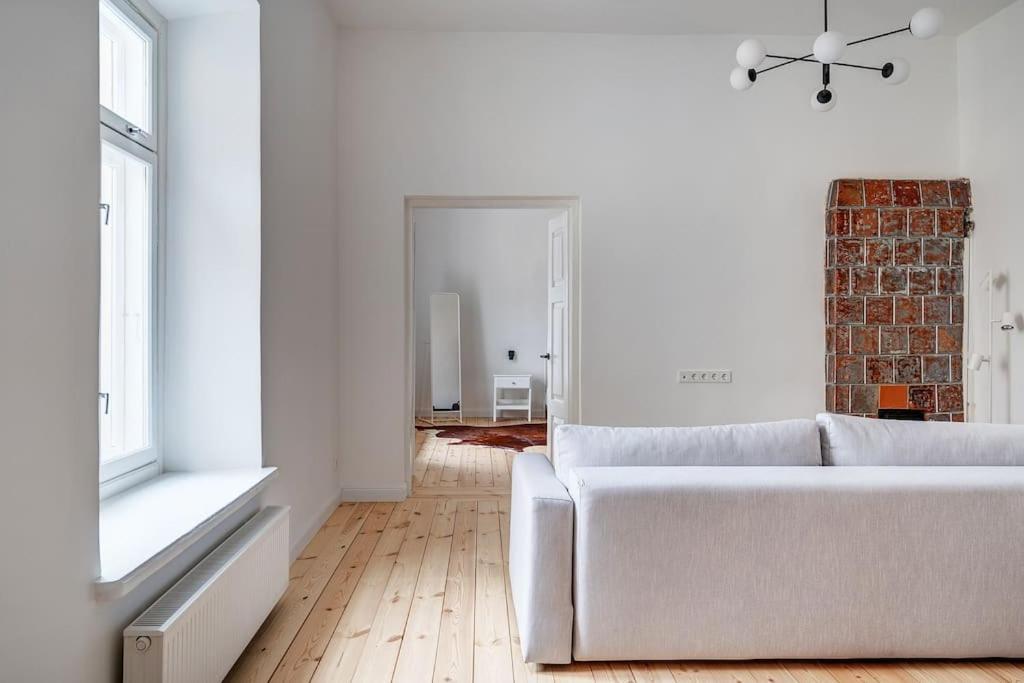 וילנה Spacious 2-Bedroom Flat In Old Town By Urban Rent מראה חיצוני תמונה