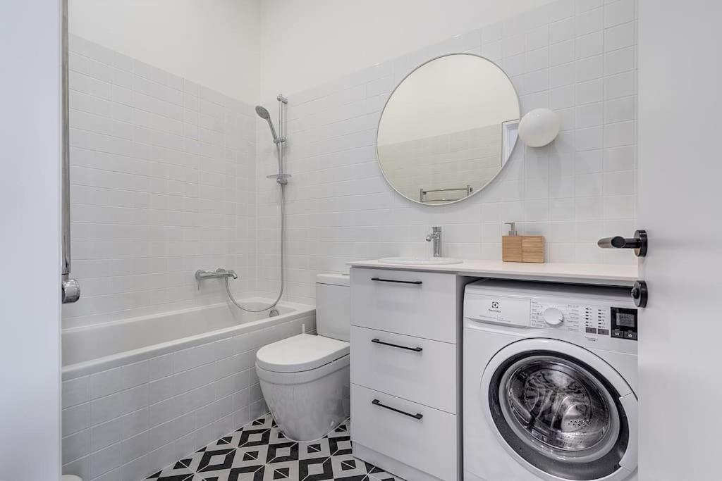 וילנה Spacious 2-Bedroom Flat In Old Town By Urban Rent מראה חיצוני תמונה