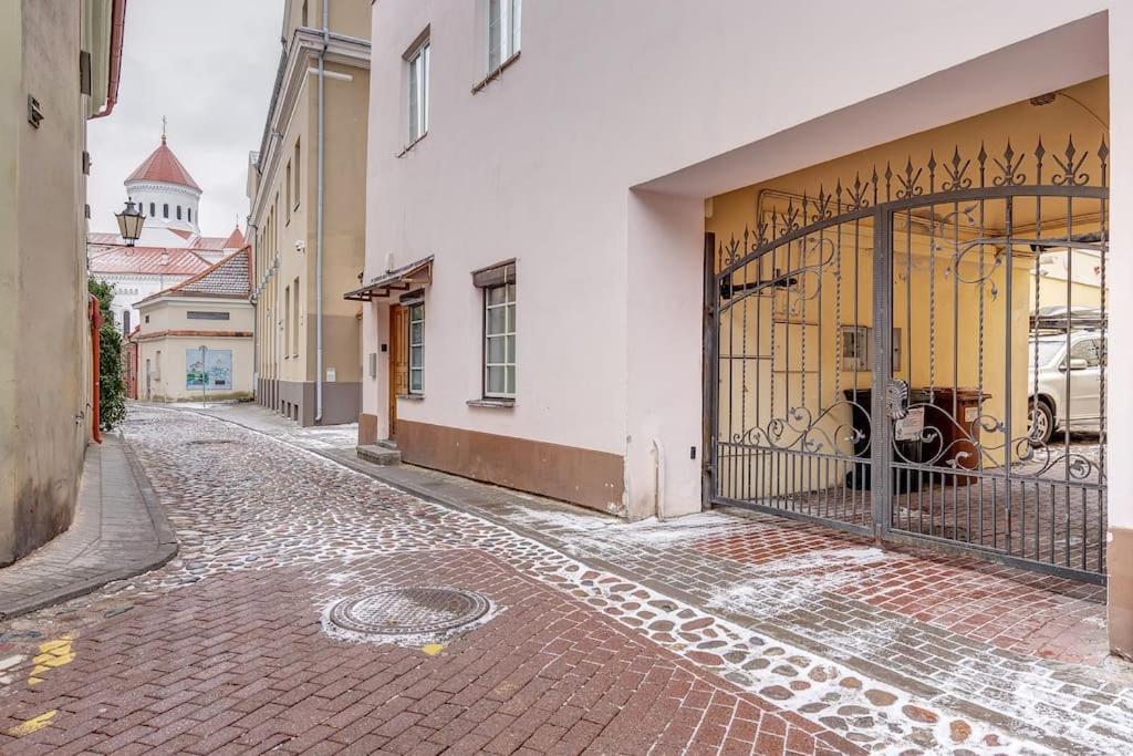 וילנה Spacious 2-Bedroom Flat In Old Town By Urban Rent מראה חיצוני תמונה