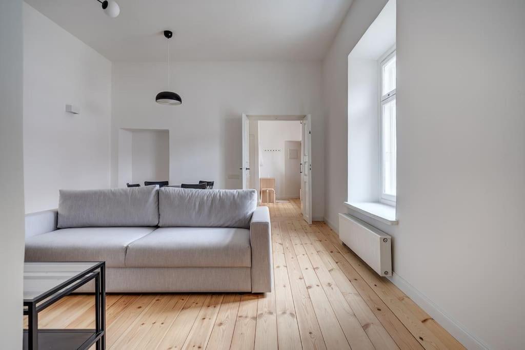 וילנה Spacious 2-Bedroom Flat In Old Town By Urban Rent מראה חיצוני תמונה