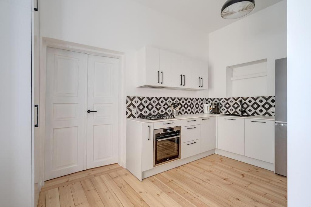 וילנה Spacious 2-Bedroom Flat In Old Town By Urban Rent מראה חיצוני תמונה
