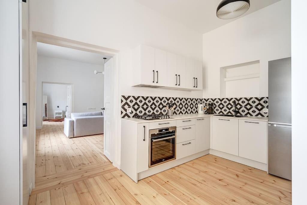 וילנה Spacious 2-Bedroom Flat In Old Town By Urban Rent מראה חיצוני תמונה